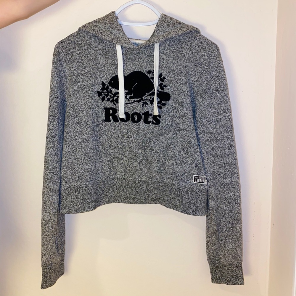 ROOTS cropped sweatshirt in MEDIUM